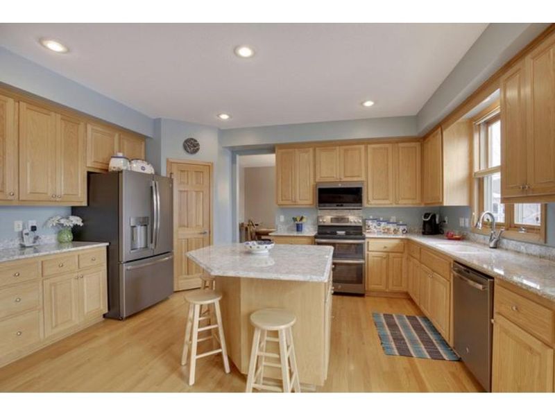 4618 Summit Ps, Eagan, MN 55122