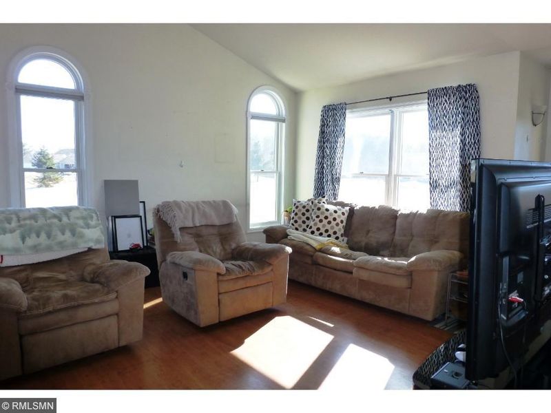 200 Fox Cir, Osceola, WI 54020