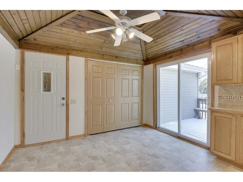 7001 Idaho Ave N, Brooklyn Park, MN 55428