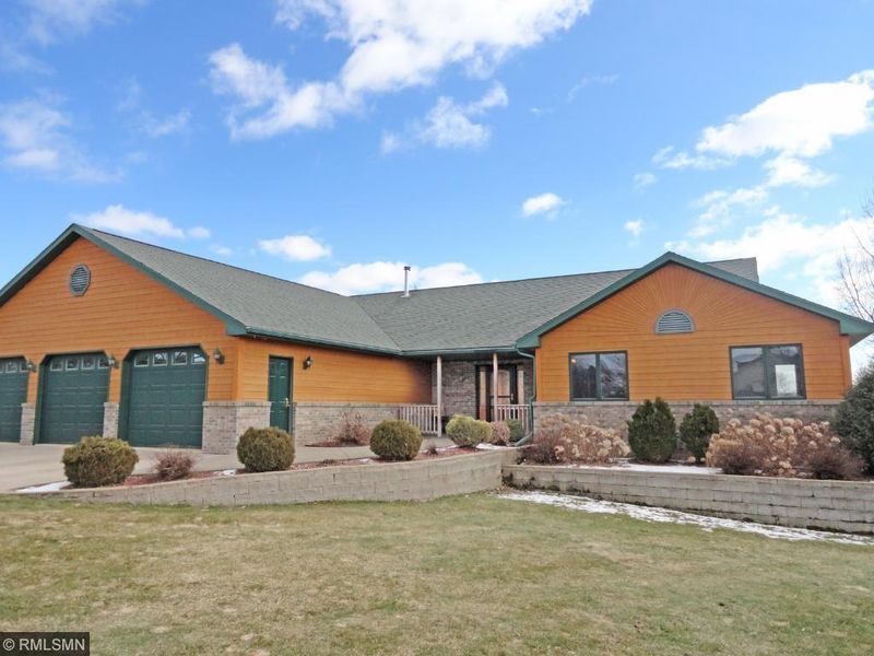 394 Kamnic St, Pierz, MN 56364
