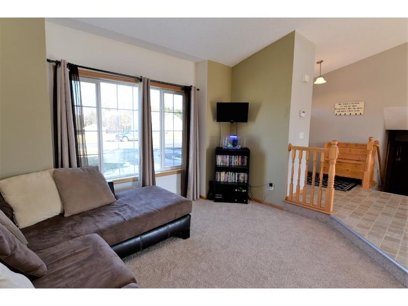 7635 387th St, North Branch, MN 55056