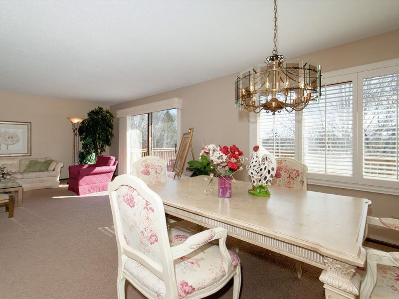 5901 W 99th St, Bloomington, MN 55438