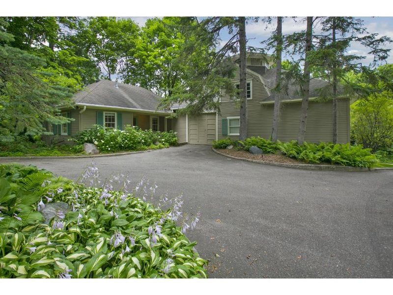 390 Ferndale Rd W, Wayzata, MN 55391