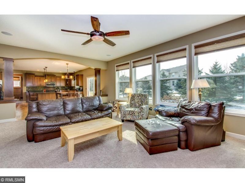 10879 Maple Blvd, Woodbury, MN 55129