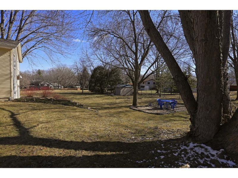 19085 Pheasant Cir, Eden Prairie, MN 55346