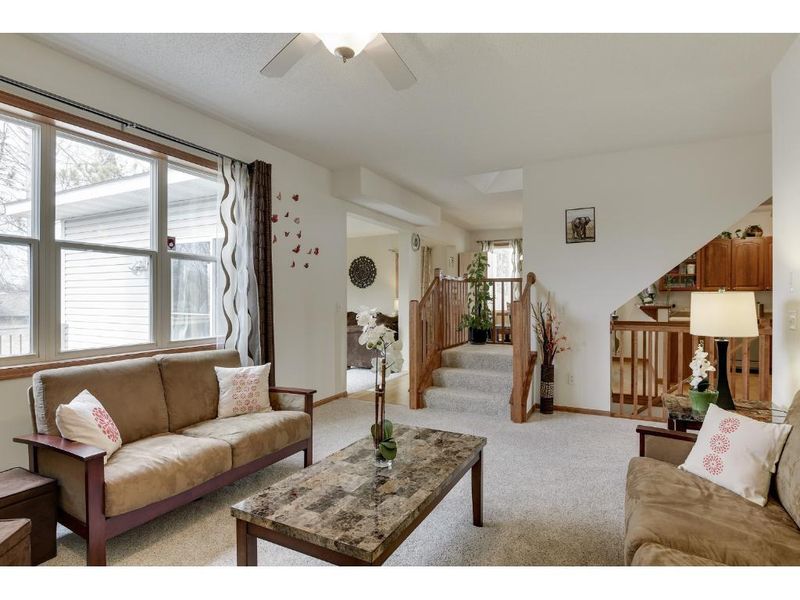9300 Niagara Ln N, Maple Grove, MN 55369