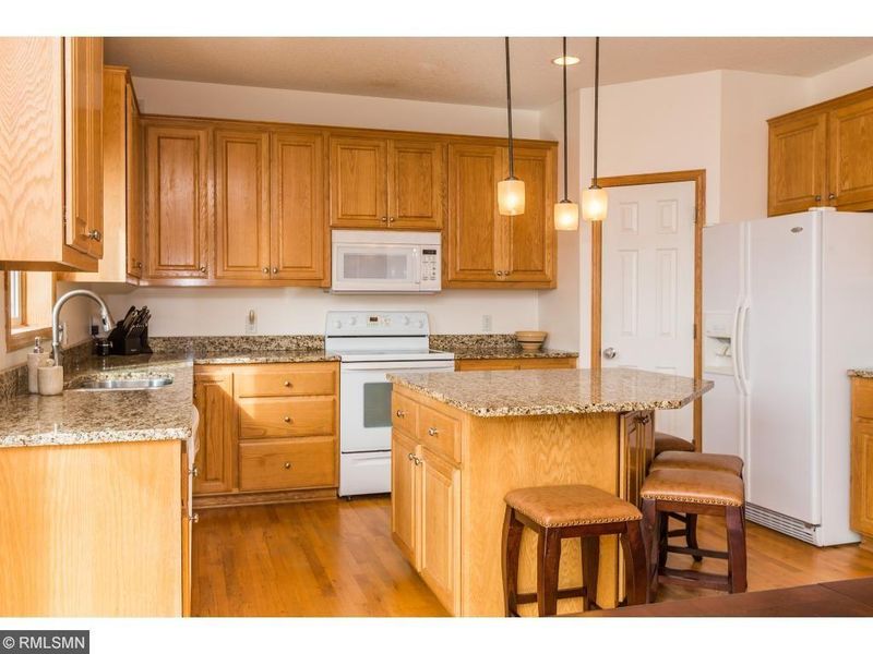 3794 Glacier Cir, Minnetrista, MN 55375