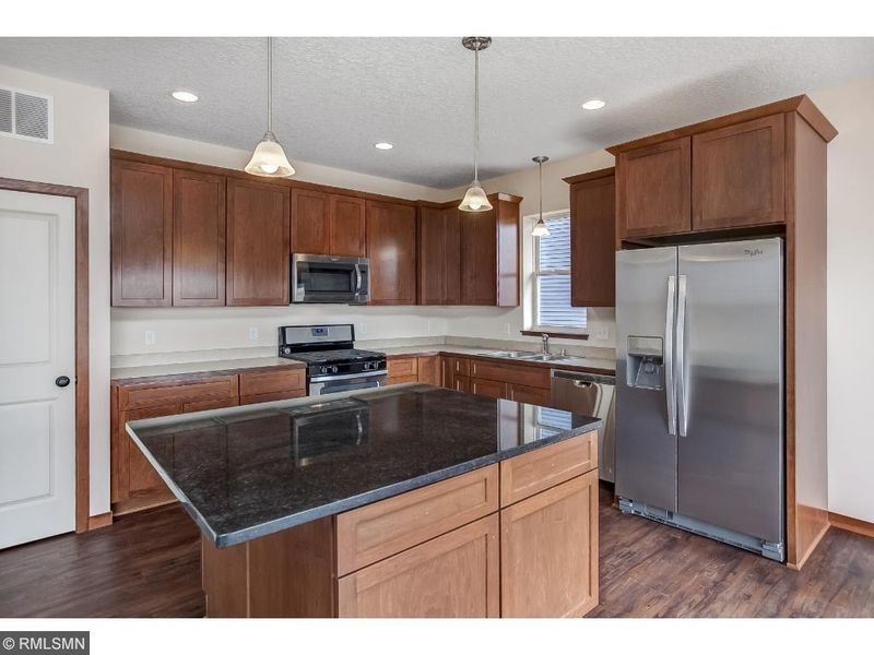 7216 Kittredge Cv, Otsego, MN 55301
