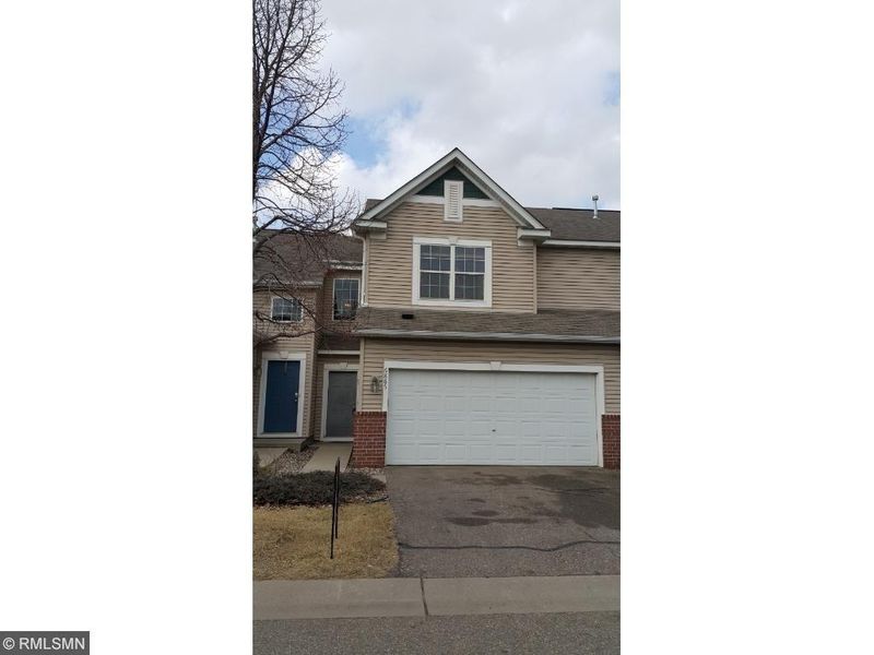6885 Folkstone Rd, Apple Valley, MN 55124