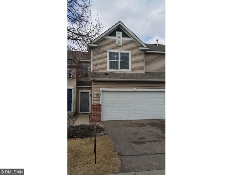 6885 Folkstone Rd, Apple Valley, MN 55124