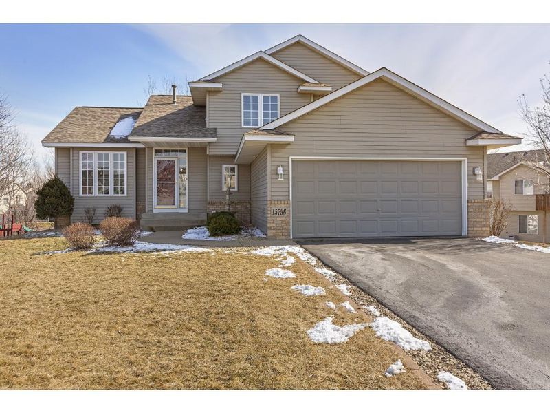 15796 Cicerone Ct, Rosemount, MN 55068