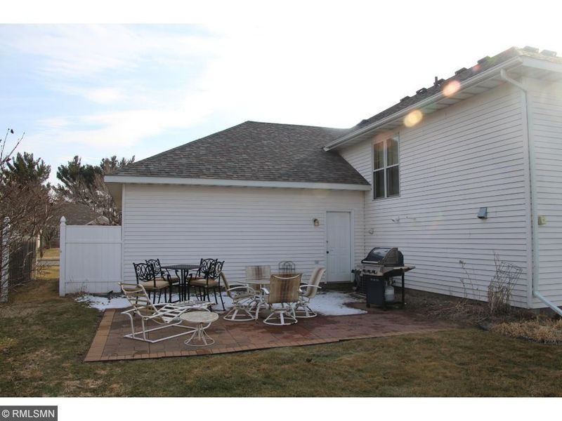 2246 Viking Dr, Saint Cloud, MN 56301