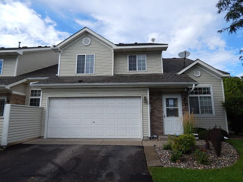 8916 Spring Ln, Woodbury, MN 55125
