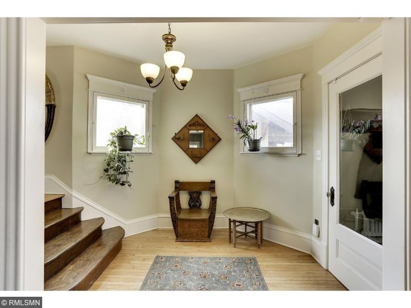 1260 Marshall Ave, Saint Paul, MN 55104
