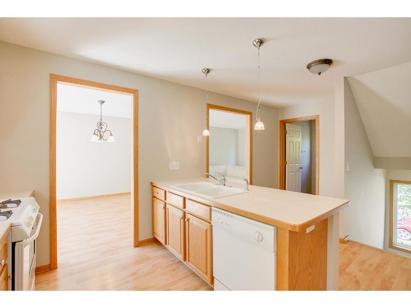 305 W 31st St, Minneapolis, MN 55408