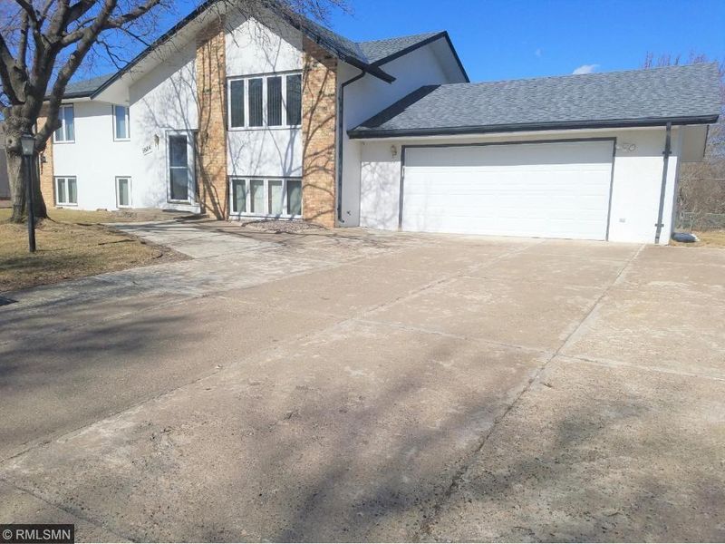 5524 83rd Ave N, Brooklyn Park, MN 55443