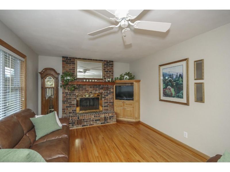 3393 75th St E, Inver Grove Heights, MN 55076
