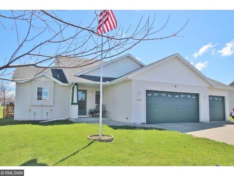2547 Ocarina Dr, Sauk Rapids, MN 56379