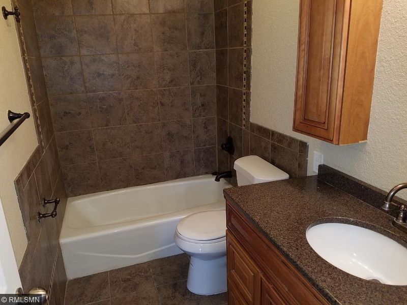 591 Egret Blvd NW, Coon Rapids, MN 55448