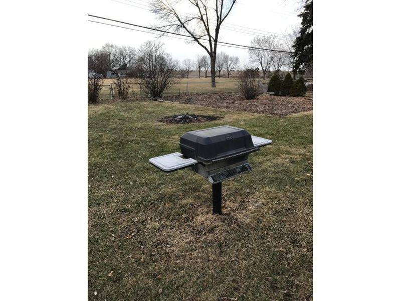 6633 Jersey Ave N, Brooklyn Park, MN 55428