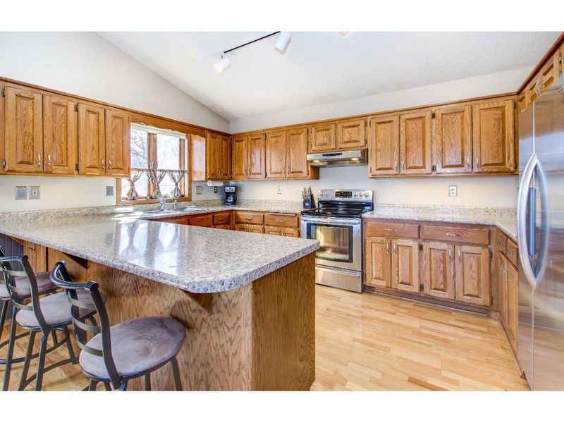 10669 Drake St NW, Coon Rapids, MN 55433