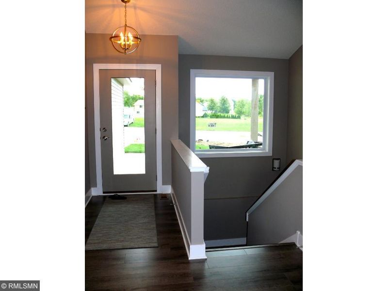 906 Sunset Ct SE, Lonsdale, MN 55046