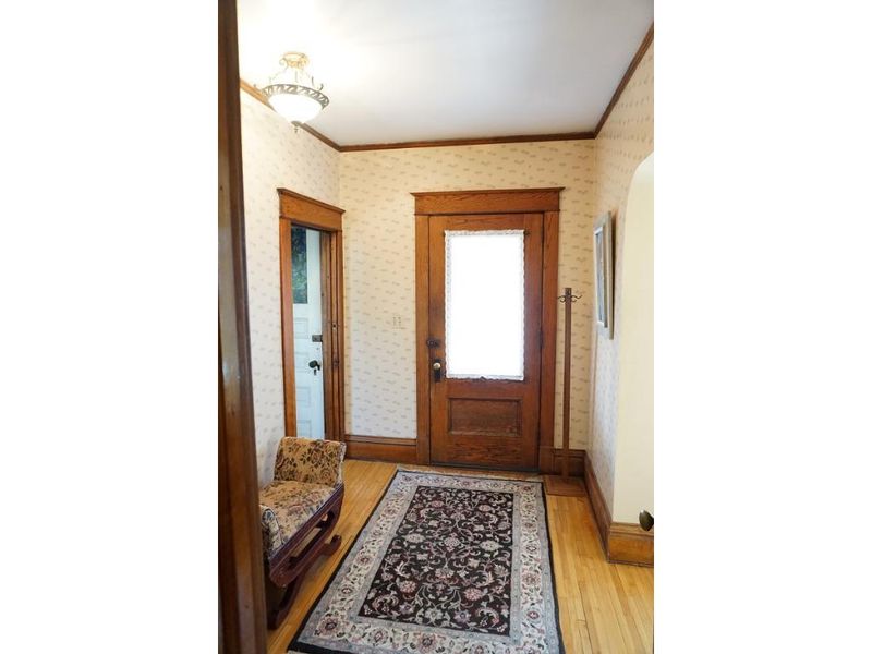 2289 Priscilla St, Saint Paul, MN 55108