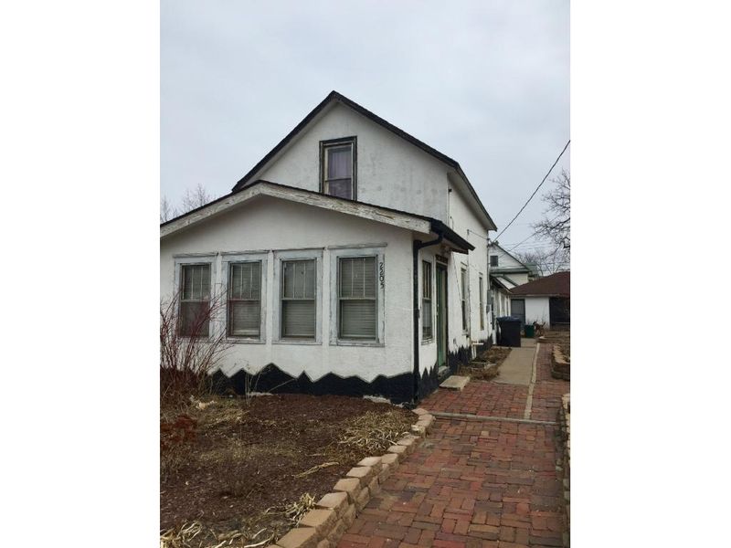2205 5th St NE, Minneapolis, MN 55418