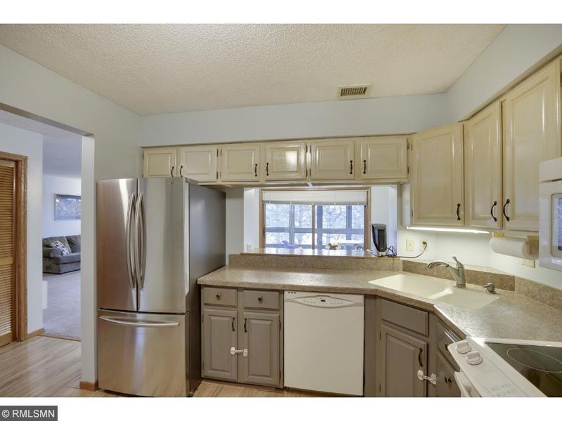 3801 W 98th St #305, Bloomington, MN 55431