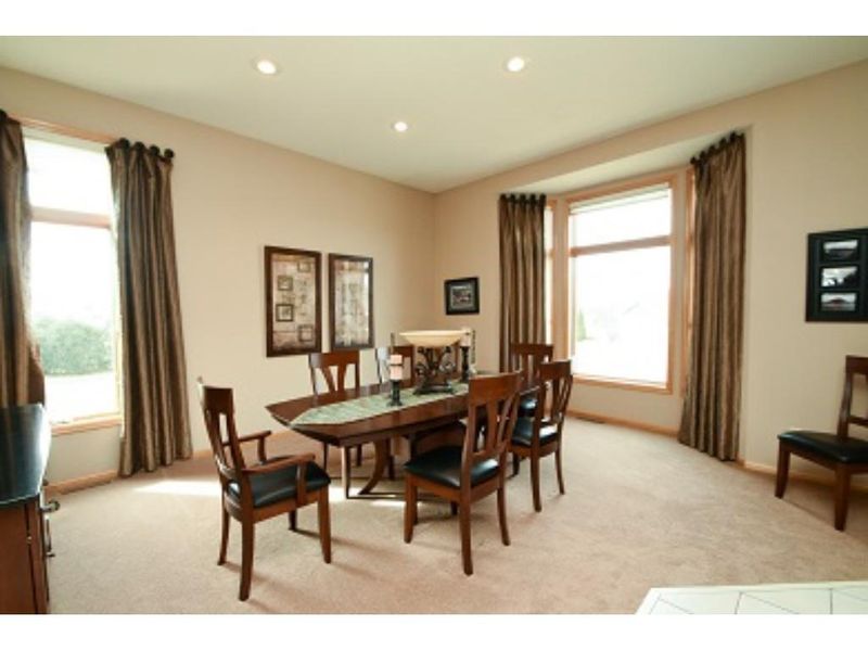 8052 Shenandoah Ln N, Maple Grove, MN 55311