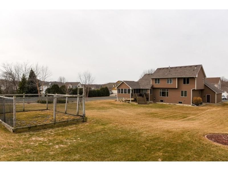 8052 Shenandoah Ln N, Maple Grove, MN 55311