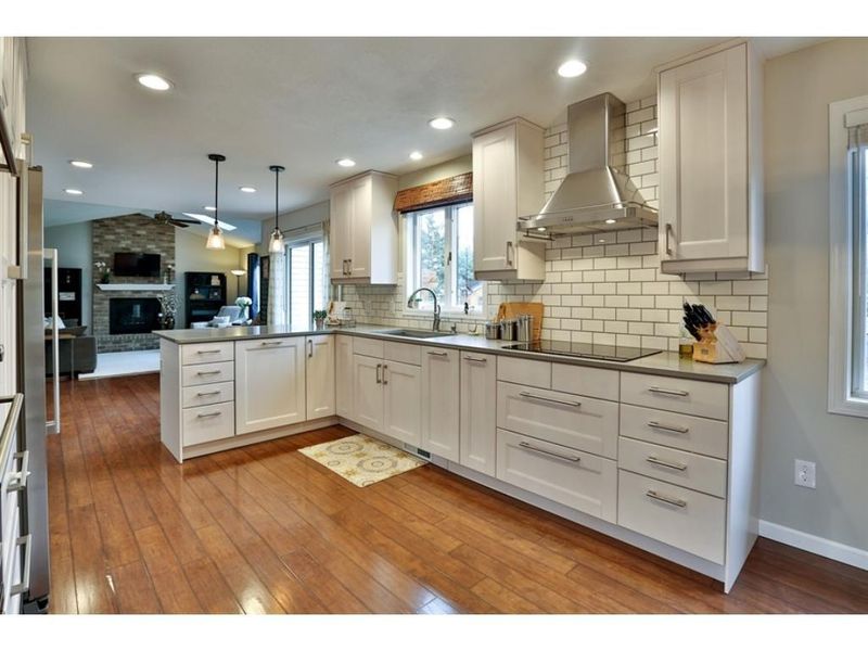 8794 Belvedere Dr, Eden Prairie, MN 55347