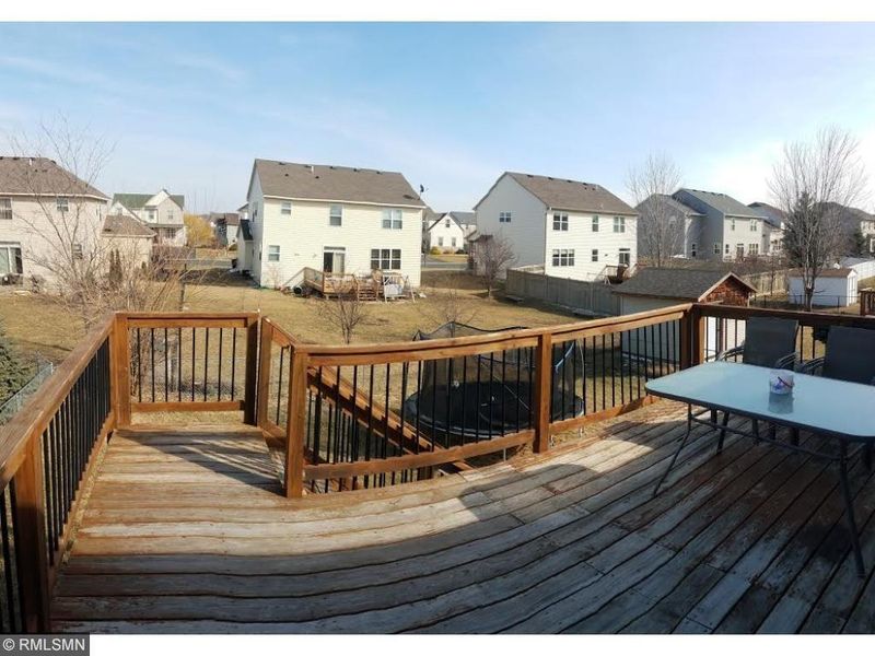 2109 Staghorn Dr, Shakopee, MN 55379