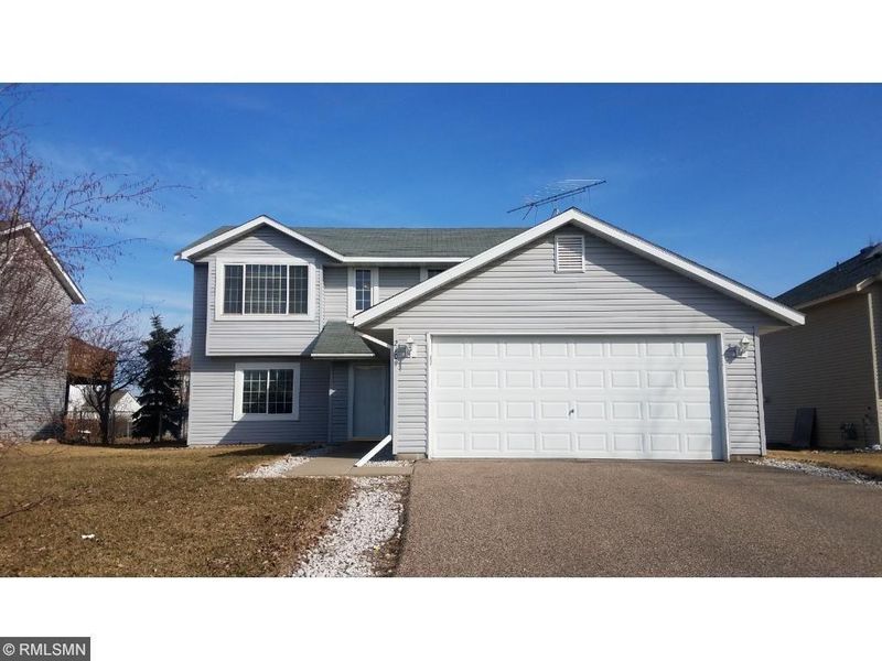 2109 Staghorn Dr, Shakopee, MN 55379
