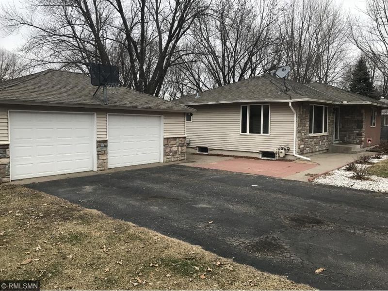 3935 8th Ln, Anoka, MN 55303