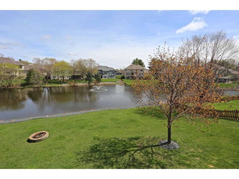 10080 Bridgewater Pw, Woodbury, MN 55129