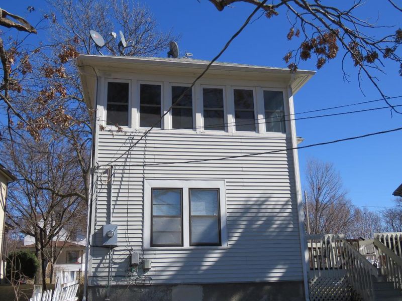 2147 James Ave N, Minneapolis, MN 55411