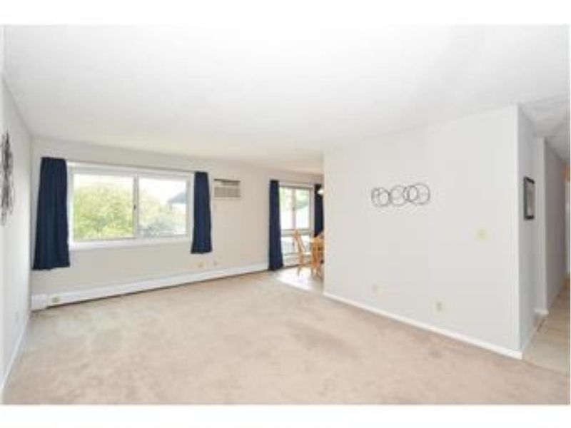 333 8th St Se #303, Minneapolis, MN 55414
