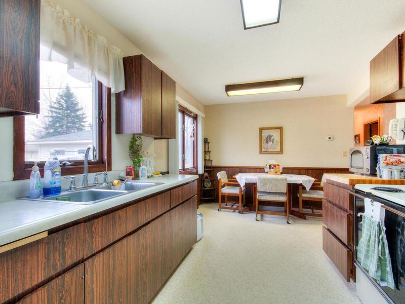 10121 Palm St NW, Coon Rapids, MN 55433