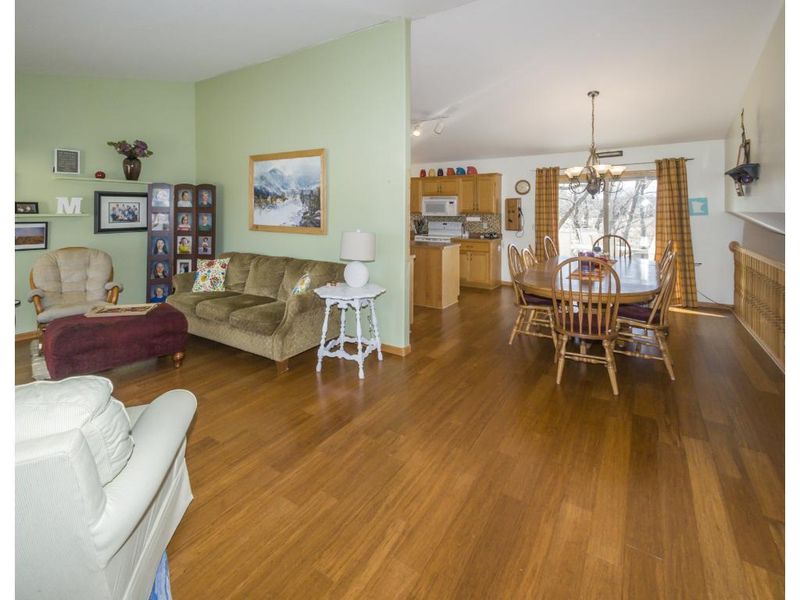 228 Ash St E, Annandale, MN 55302