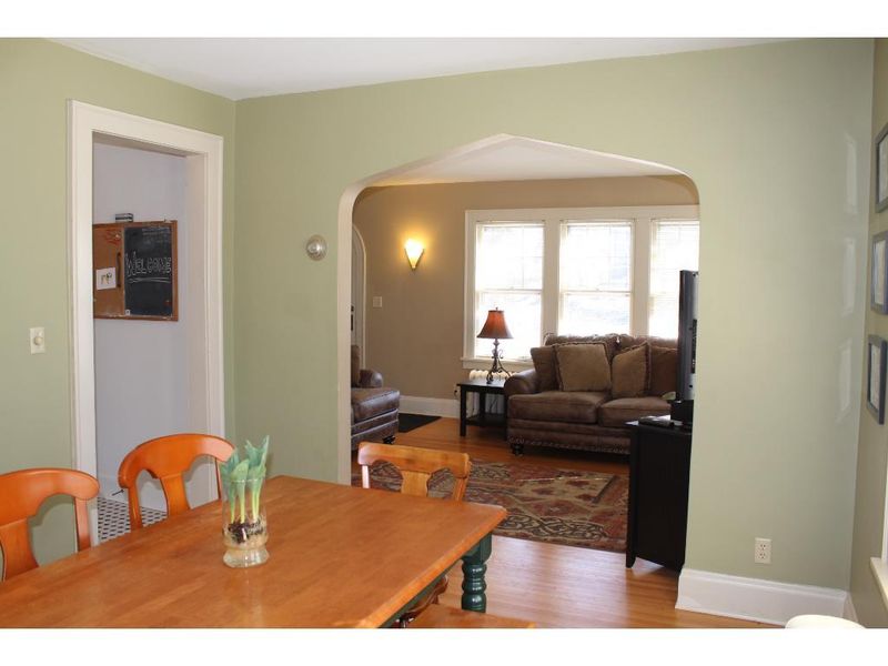409 Lexington Pw S, Saint Paul, MN 55105