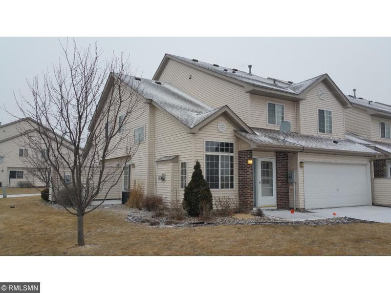 2071 Willow Cir, Hugo, MN 55038