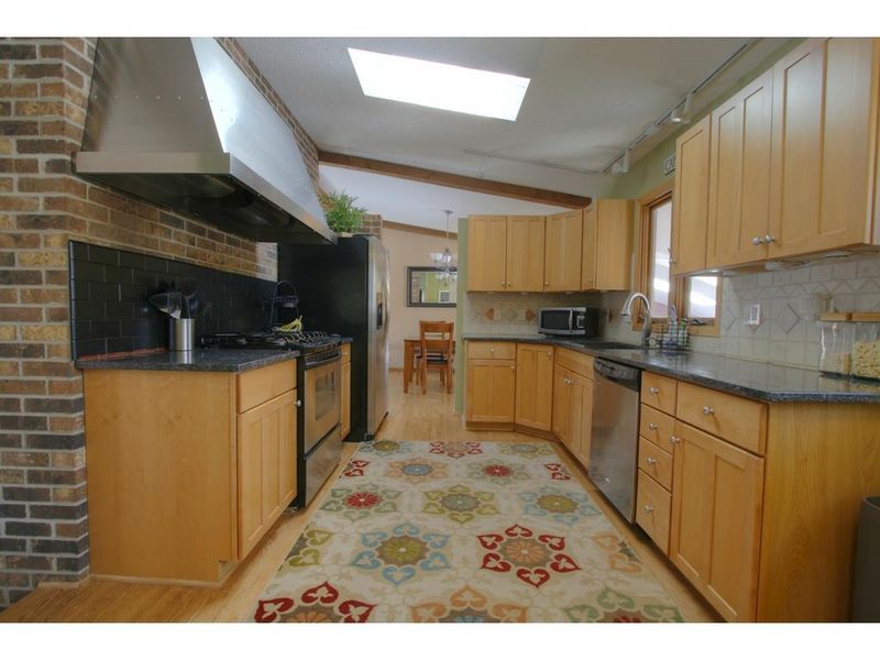 14125 Vale Ct, Eden Prairie, MN 55346