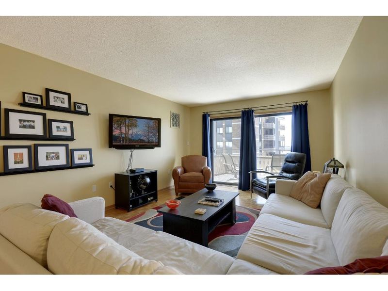 400 Groveland Ave #1710, Minneapolis, MN 55403