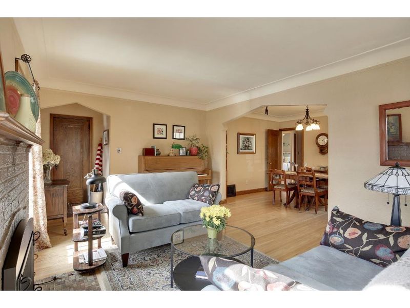 2107 Juno Ave, Saint Paul, MN 55116