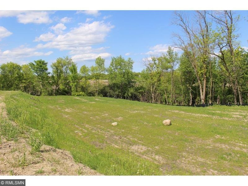8599 Bluestem Dr, Victoria, MN 55386