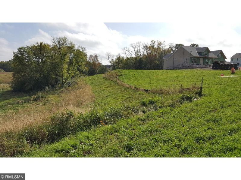8599 Bluestem Dr, Victoria, MN 55386