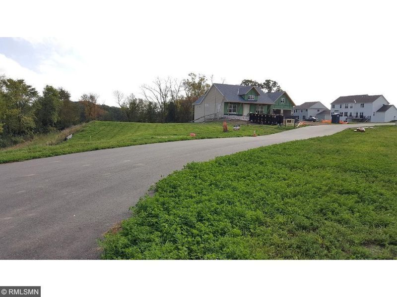 8599 Bluestem Dr, Victoria, MN 55386