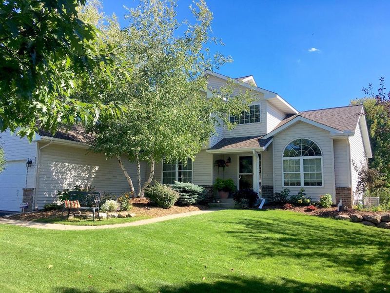9277 Creek Way, Savage, MN 55378