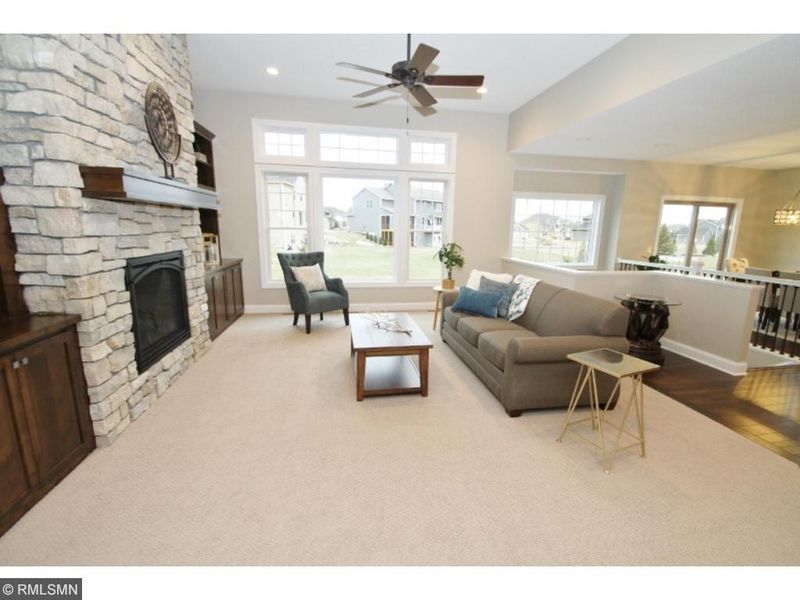 2979 Fairway Dr, Chaska, MN 55318